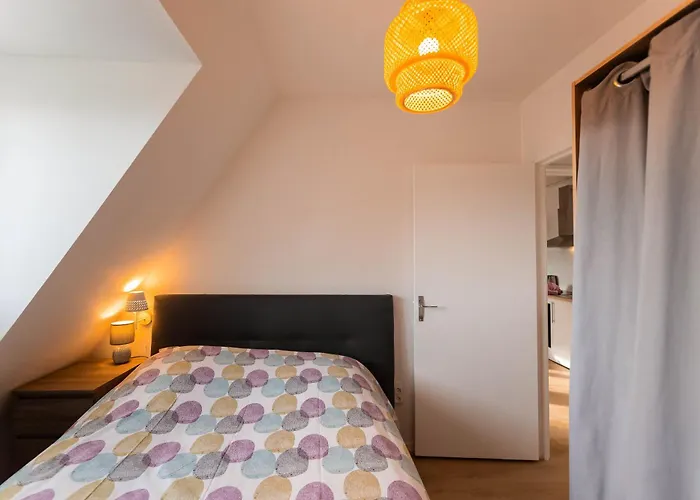 Le 16 - Parking Center アパート