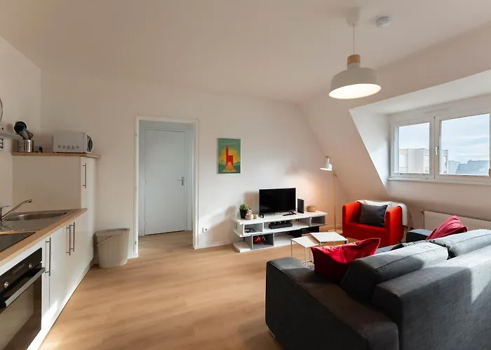 Le 16 - Parking Center アパート